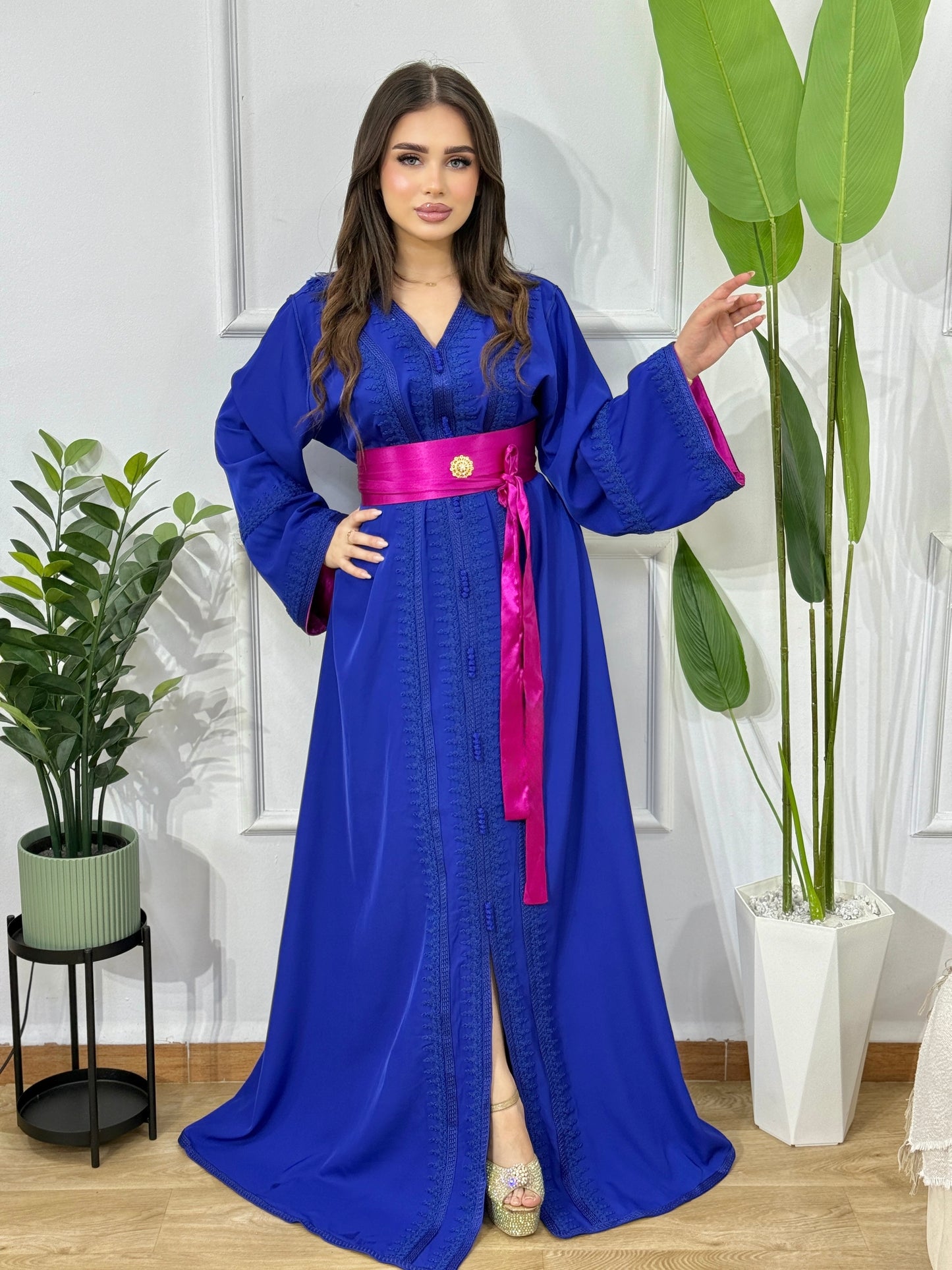 Caftan Bella Bleu Royal – Élégance éclatante et modernité CyLy