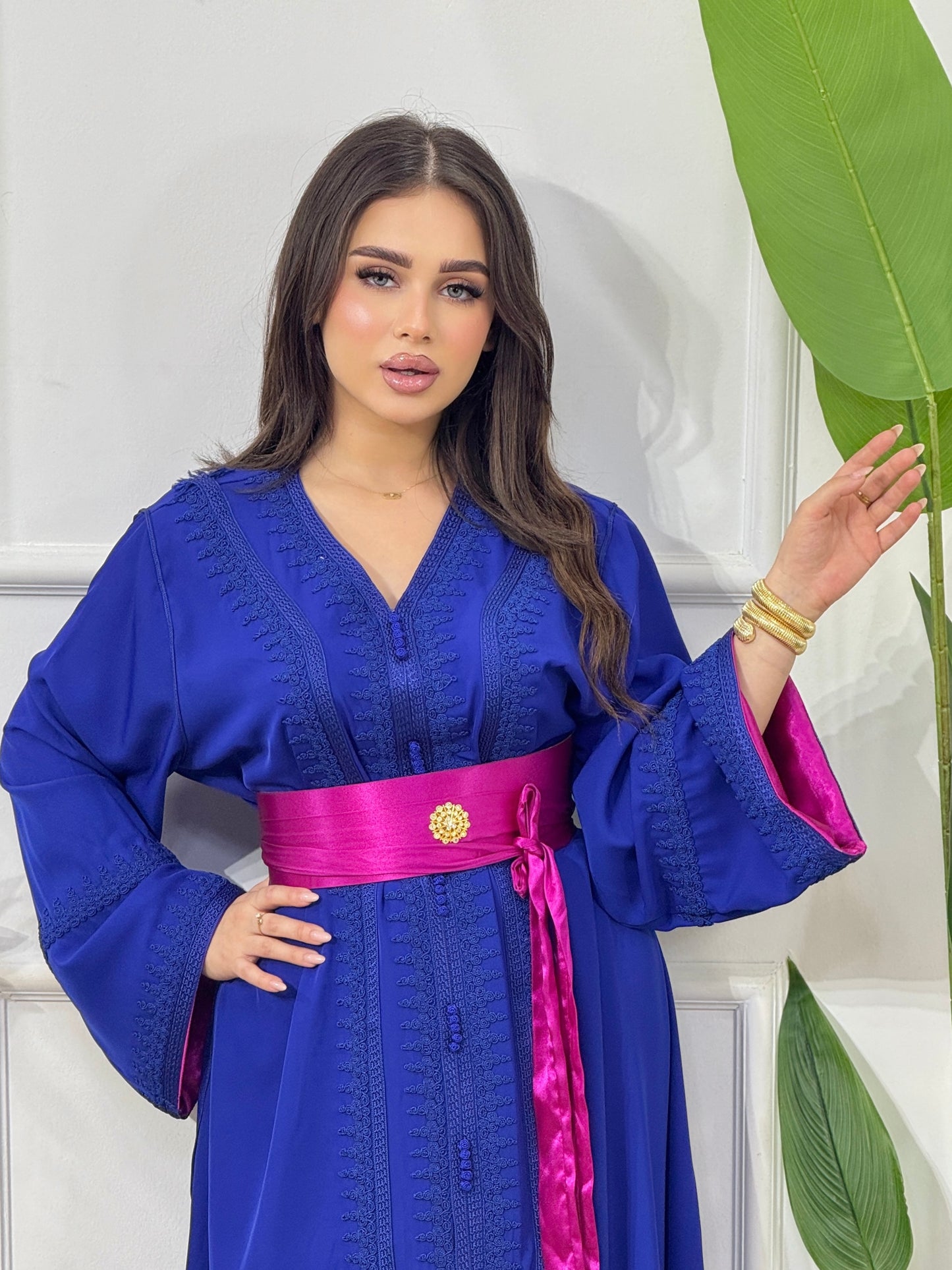 Caftan Bella Bleu Royal – Élégance éclatante et modernité CyLy