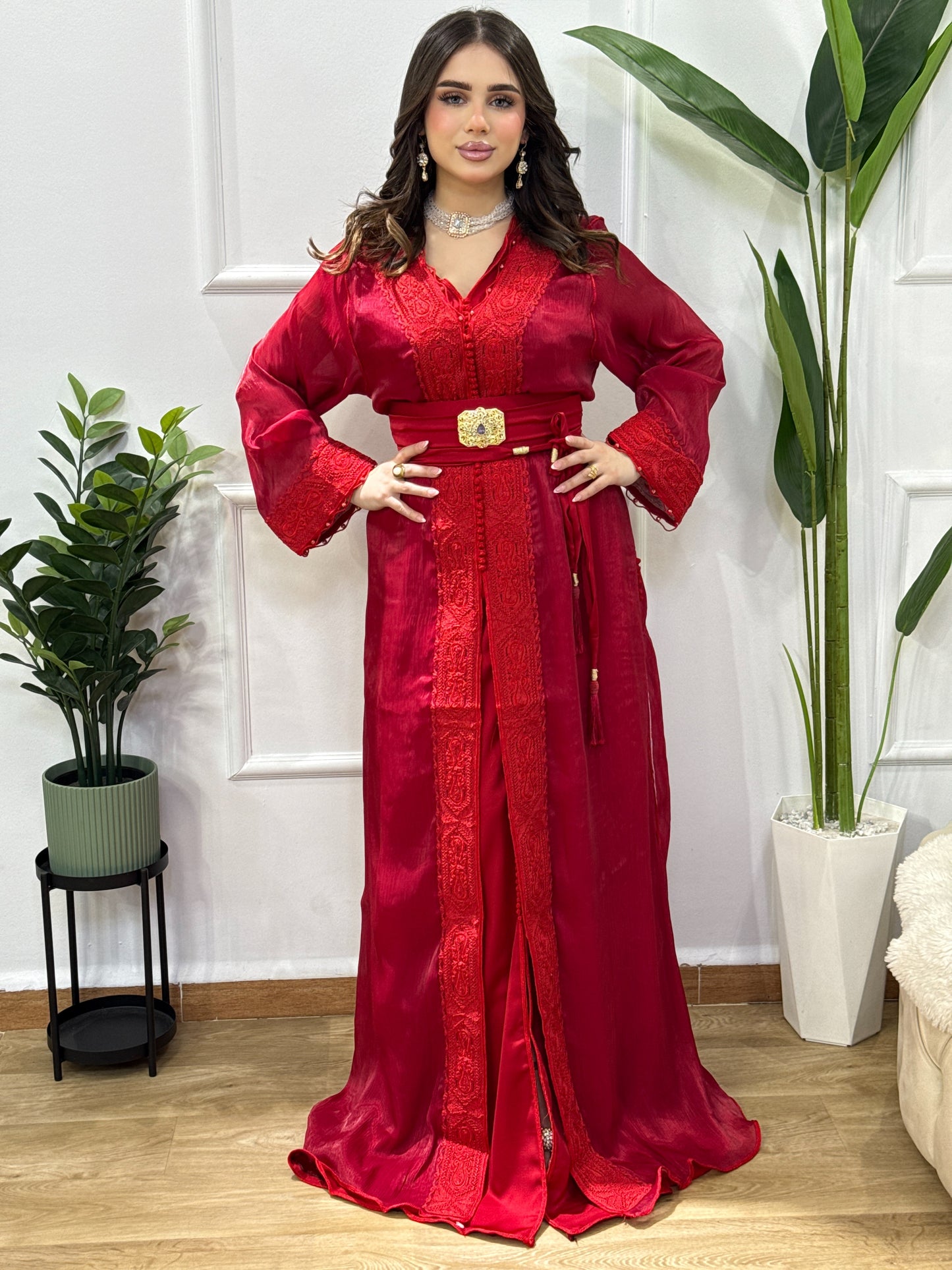 Manssouriya 2 Pièces Brodée – Organza & Satin | Élégance Traditionnelle Rouge Intense