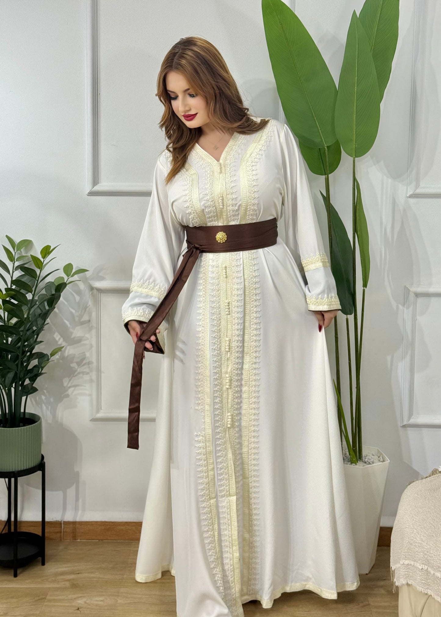 Caftan Bella Blanc – Élégance pure et raffinement intemporel