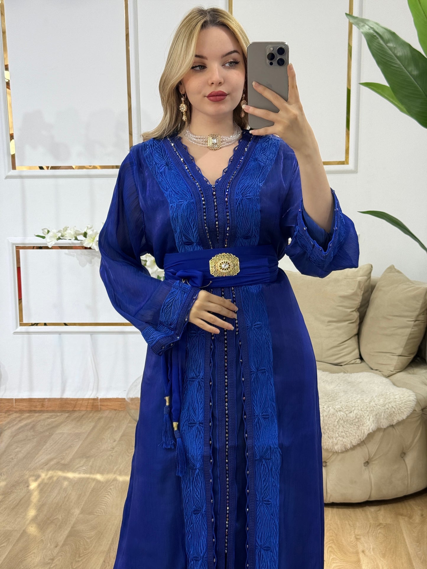 Caftan 2 pièces en organza brodé – détails cristaux