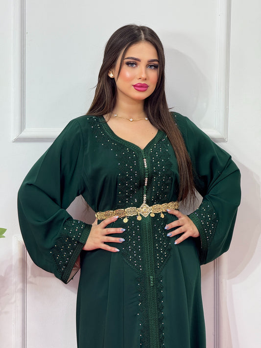 Caftan Hana en Crêpe Vert – Broderie Fetla & Ceinture Dorée (Tailles M à XL)