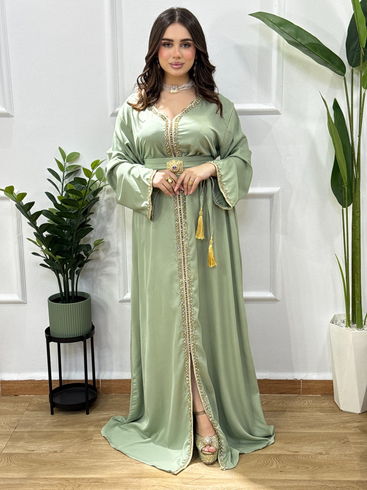Caftan Sarah – Crêpe avec Cristaux Cousus Main | Tailles Standard (36 au 60)