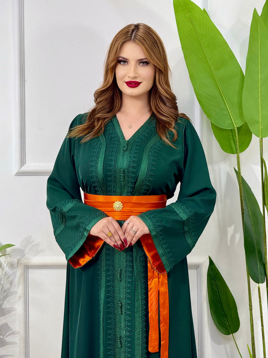Caftan Bella Vert Émeraude – Élégance intemporelle et contraste royal
