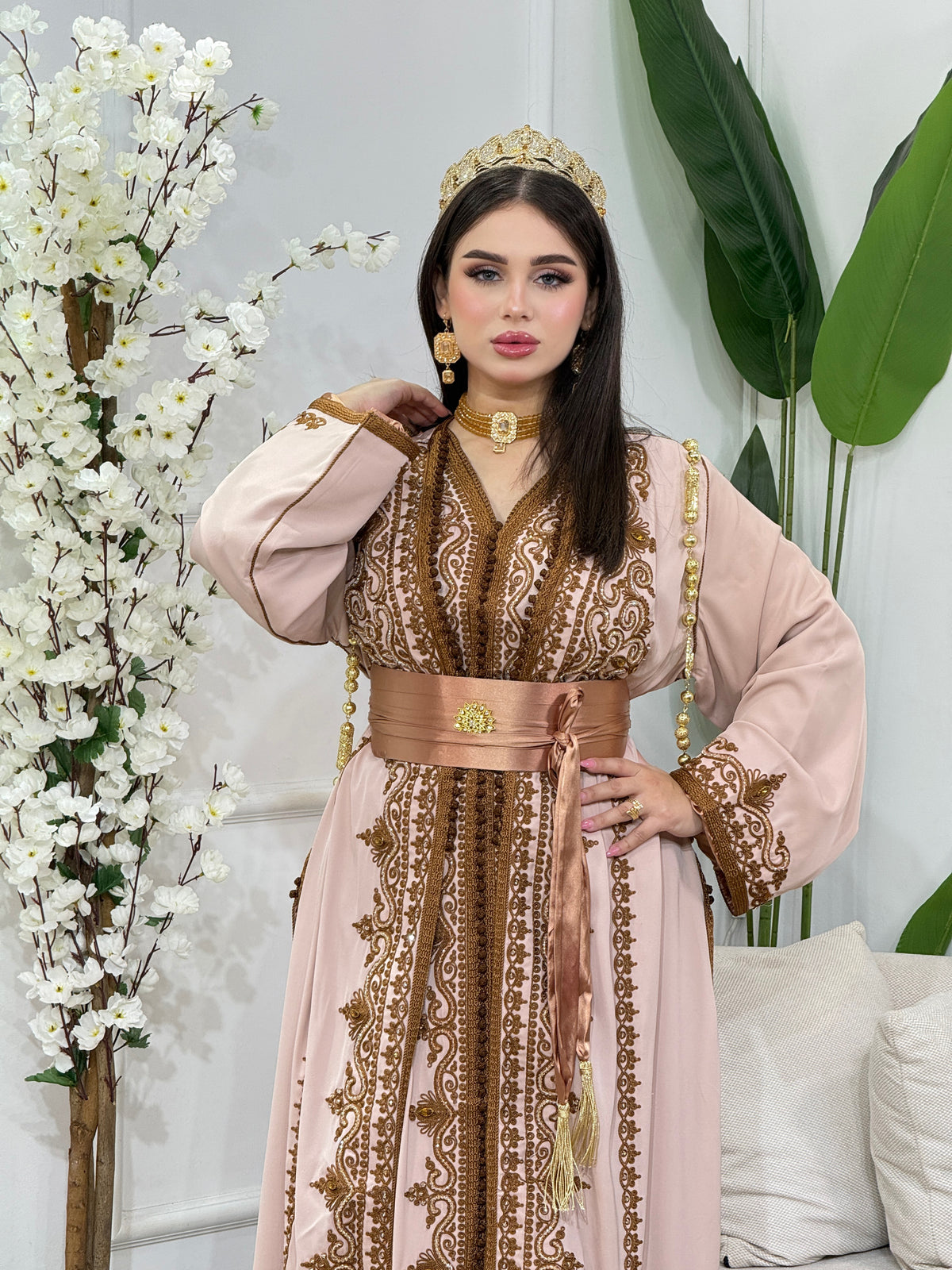 Caftan Sahar – Élégance et broderies raffinées
