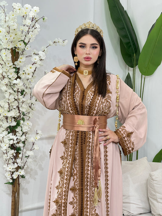 Caftan Sahar – Élégance et broderies raffinées