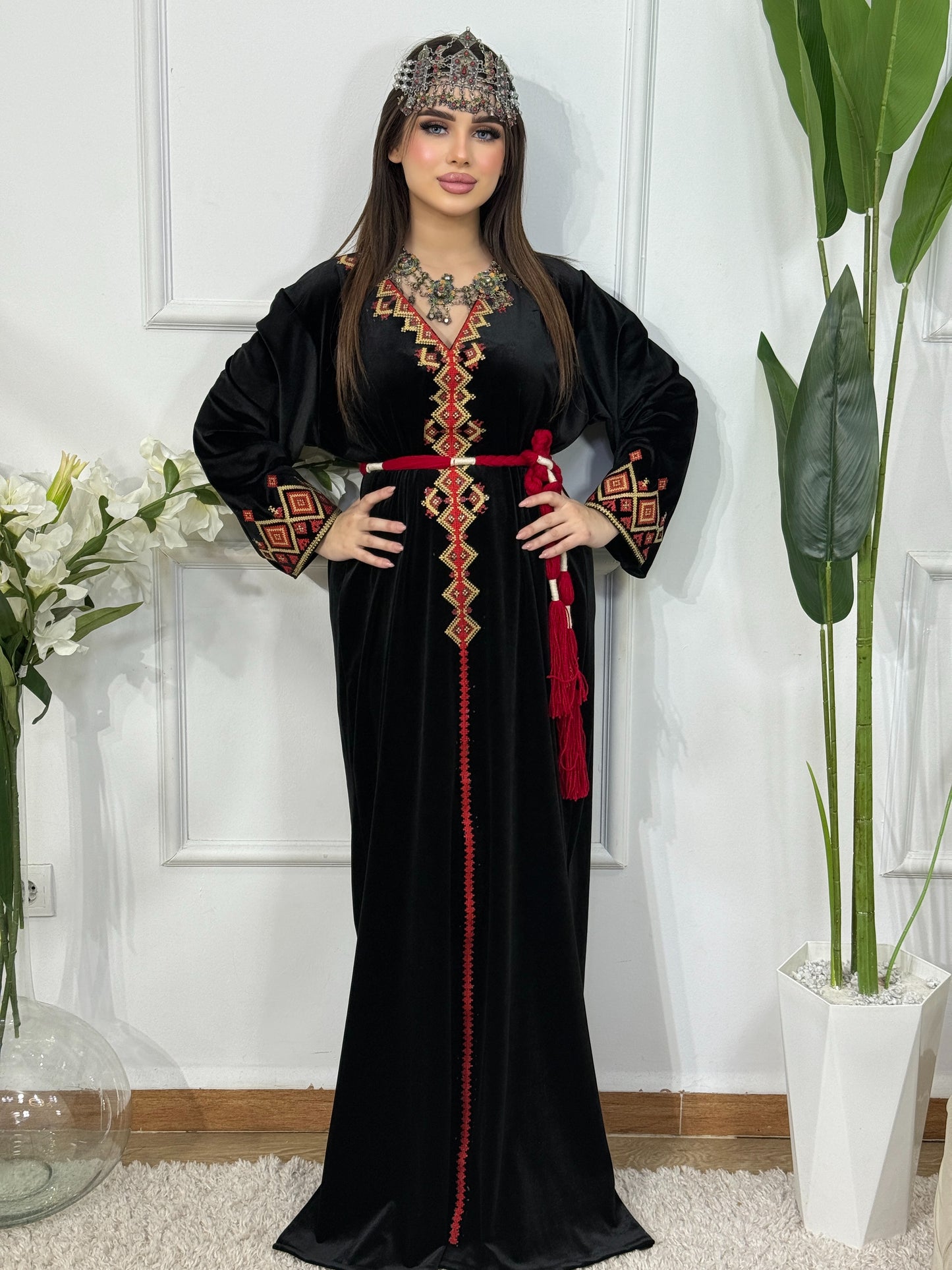 فستان بربري – مخمل أسود
 ارتدي ملابسك