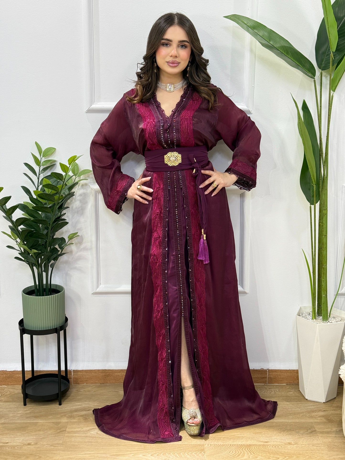 Caftan 2 Pièces Organza Brodé & Satin – Cristaux Cousus Main | Bordeaux Profond (Burgundy)
