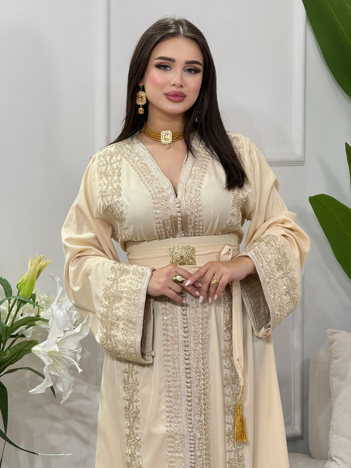 Caftan Lara – Crêpe brodé et perlé