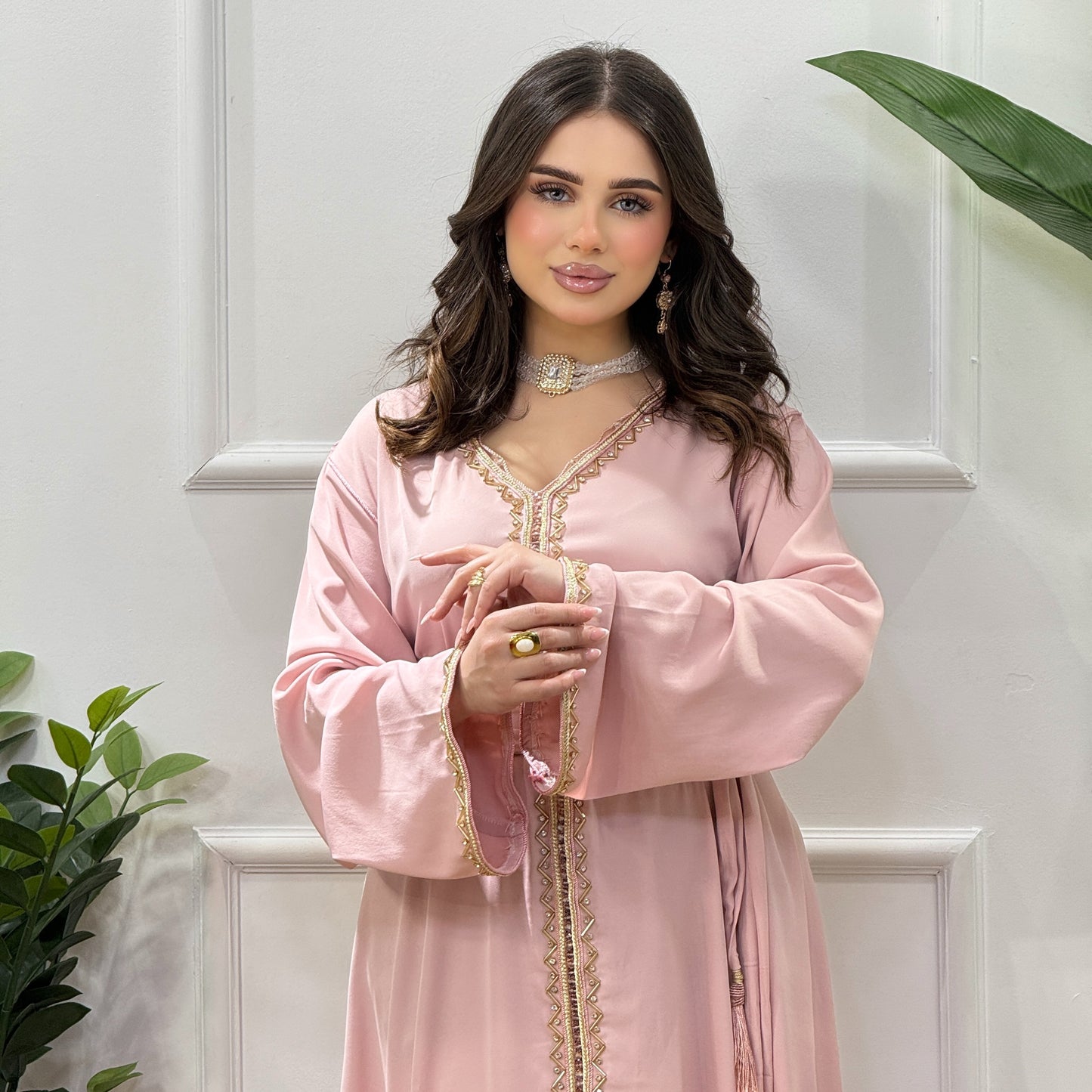 Caftan Sarah – Crêpe avec Cristaux Cousus Main | Tailles Standard (36 au 60)