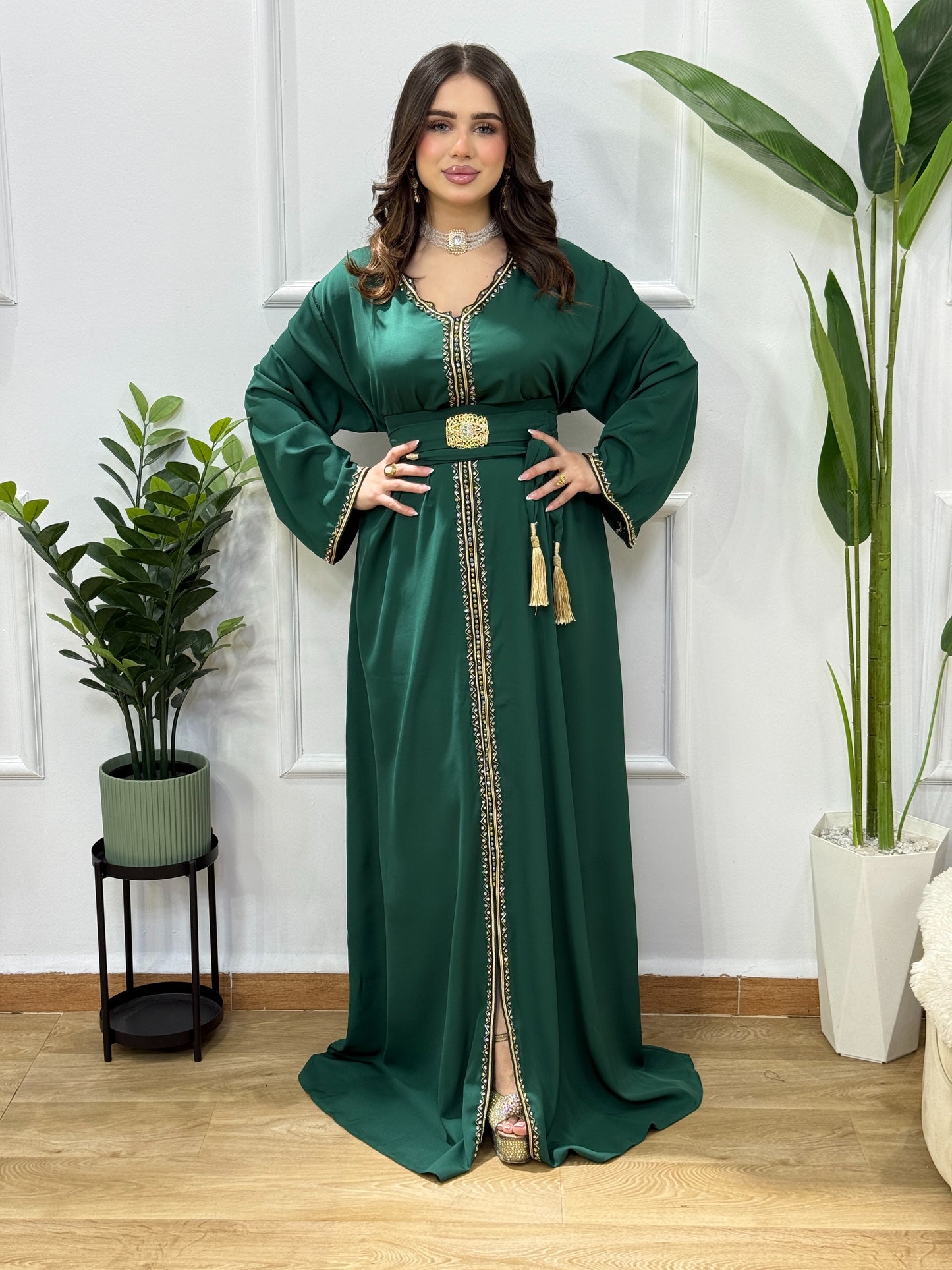 Caftan Sarah – Crêpe avec Cristaux Cousus Main | Tailles Standard (36 au 60)